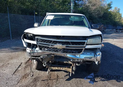 2006 Chevrolet Silverado K2500 Heavy Duty from USA, damaged, VIN 1GCHK24U26E219852